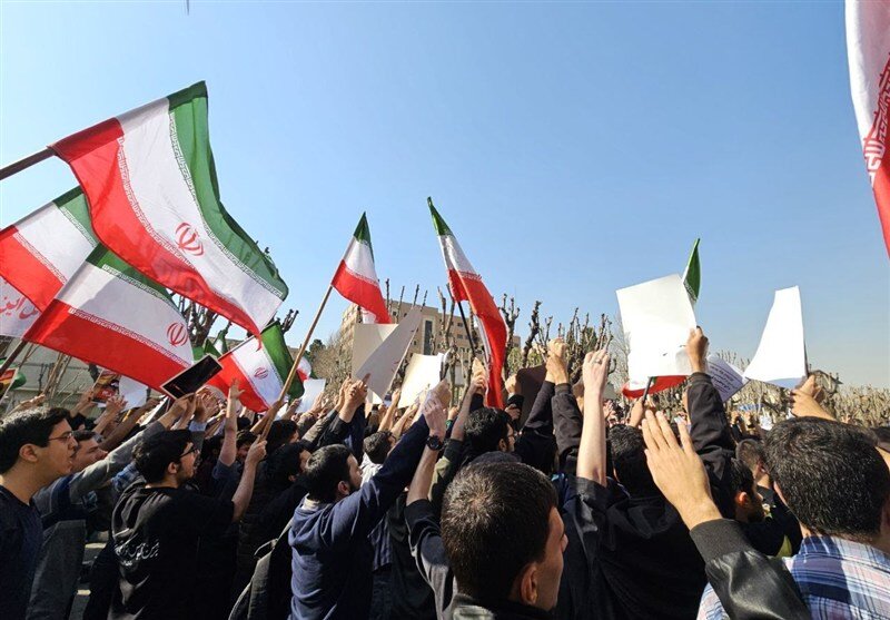 دو وزیر به مجلس میروند تا بررسی حوادث اخیر دانشگاهها را انجام دهند؛ آیا وزیر علوم در این زمینه کوتاهی کرده است؟ + کمیسیون آموزش دستور کار ویژهای منتشر کرد. دو وزیر به مجلس میروند تا بررسی حوادث اخیر دانشگاهها را انجام دهند؛ آیا وزیر علوم در این زمینه کوتاهی کرده است؟ + کمیسیون آموزش دستور کار ویژهای منتشر کرد.