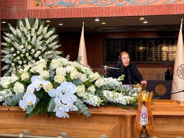 ژاله آموزگار: ارفعی اگرچه زندگی آسانی نداشت اما برای انتفاع مالی کاری نکرد/ جبرئیل نوکنده: پس از سال ۱۳۸۲ با ارفعی نامهربانیهایی شد