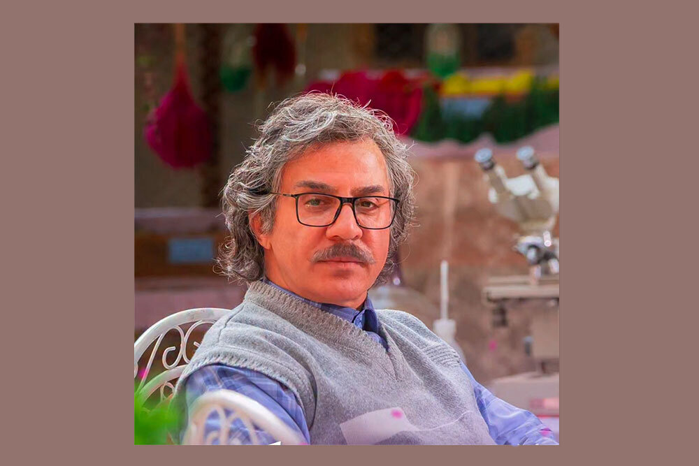 عمو پورنگ به عنوان پیروز در تصویر جدیدی ظاهر شد. عمو پورنگ به عنوان پیروز در تصویر جدیدی ظاهر شد.