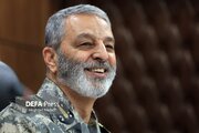 ببینید | قدردانی پرشکوه ملت ایران از یک عمر مجاهدت سرباز وطن
