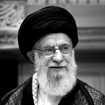 نوه ۱۴ ماهه رهبر انقلاب که به شهادت رسید + عکس
