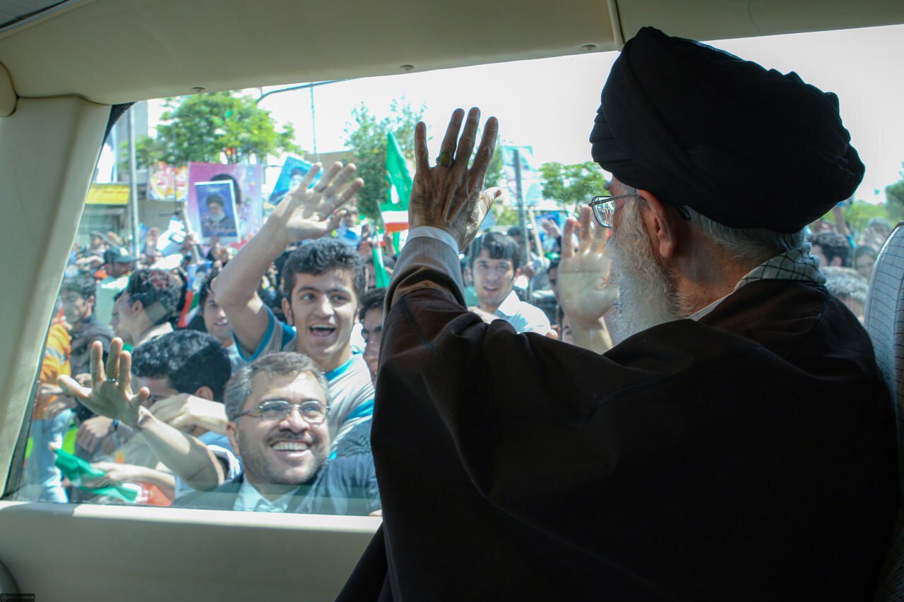 تصاویر دیدنی از سفرهای استانی رهبر انقلاب + عکس