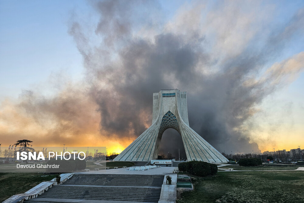 نمای عجیب از میدان آزادی بعد از حمله + تصویر