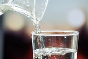 نوشیدن آب یخ در تابستان واقعا خطرناک است؟/ آب گرم صبح‌ها را به این شرط بنوشید