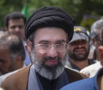 عکس/ سیدمجتبی خامنه‌ای در جبهه