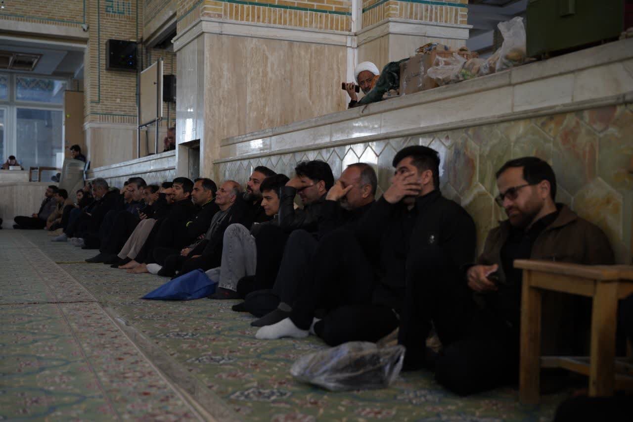 حضور باشکوه میبدی ها در سوگ شهادت رهبر معظم انقلاب اسلامی حضور باشکوه میبدی ها در سوگ شهادت رهبر معظم انقلاب اسلامی