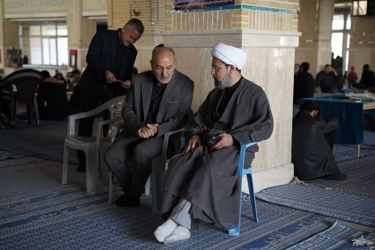 حضور باشکوه میبدی ها در سوگ شهادت رهبر معظم انقلاب اسلامی حضور باشکوه میبدی ها در سوگ شهادت رهبر معظم انقلاب اسلامی