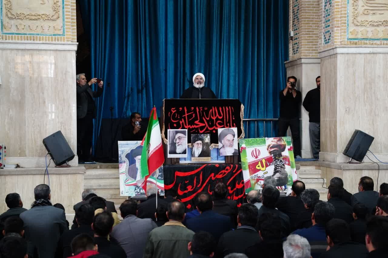 حضور باشکوه میبدی ها در سوگ شهادت رهبر معظم انقلاب اسلامی حضور باشکوه میبدی ها در سوگ شهادت رهبر معظم انقلاب اسلامی