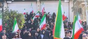 ببینید | اهتزاز پرشمار پرچم های ایران در میدان انقلاب تهران