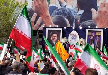 آغاز مراسم بیعت با آیت الله سید مجتبی خامنه‌ای در تهران و سایر شهرها