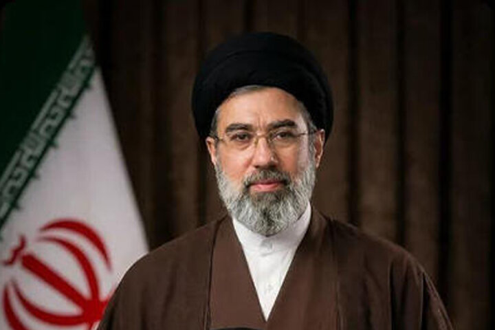 رهبر انقلاب: مسئولیت امروز دانش‌آموزان و دانشجویان، سعی در مجهز شدن به علم و تقوا، امید و اخلاق، و دانایی و توانایی و زدودن پرده‌های جهل و تاریکی است