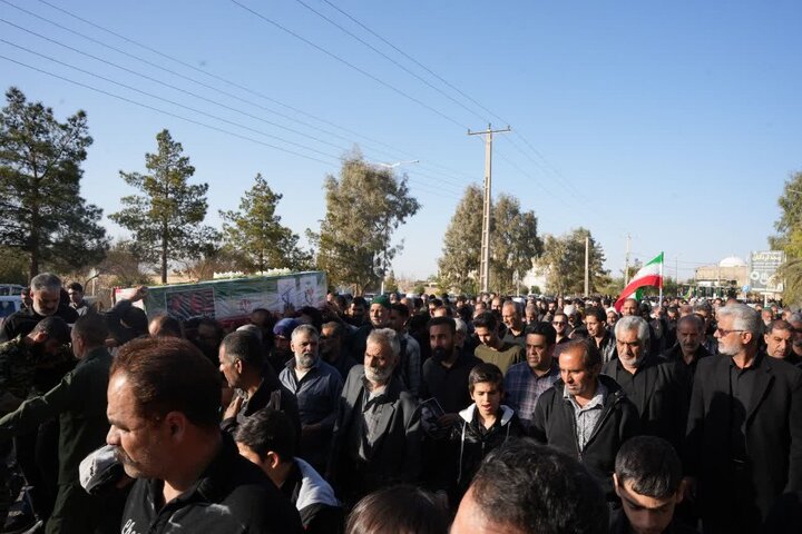 گزارش تصویری / آیین تشییع پیکر مطهر شهید اقتدار رضا حسینی در شهرستان اردکان