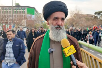 رئیس عقیدتی سیاسی وزات دفاع: هنوز بسیاری از شگفتانه‌های دفاعی را علنی نکردیم/ این موشک ها مرهون زحمات امیر شهید نصیرزاده است