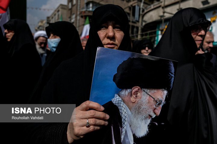مراسم تشییع «علی لاریجانی»، «غلامرضا سلیمانی» و قهرمانان «ناو دنا»
