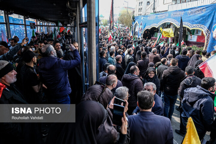 مراسم تشییع «علی لاریجانی»، «غلامرضا سلیمانی» و قهرمانان «ناو دنا»