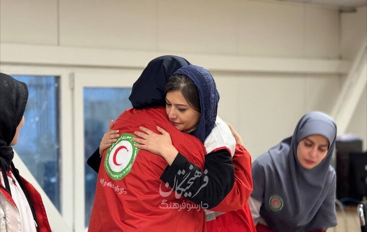 پردیس احمدیه، بازیگر سینما، تحویل سال را در کنار نیروهای هلال احمر گذراند