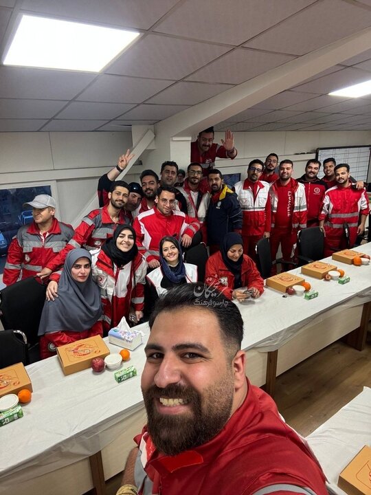 پردیس احمدیه، بازیگر سینما، تحویل سال را در کنار نیروهای هلال احمر گذراند