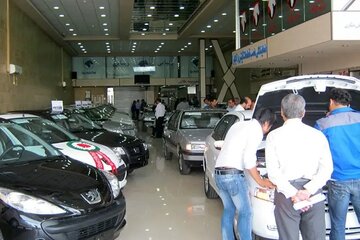 سقوط آزاد قیمت خودرو/ این خودرو ۴۱۰ میلیون تومان ارزان شد + جدول سقوط آزاد قیمت خودرو/ این خودرو ۴۱۰ میلیون تومان ارزان شد + جدول