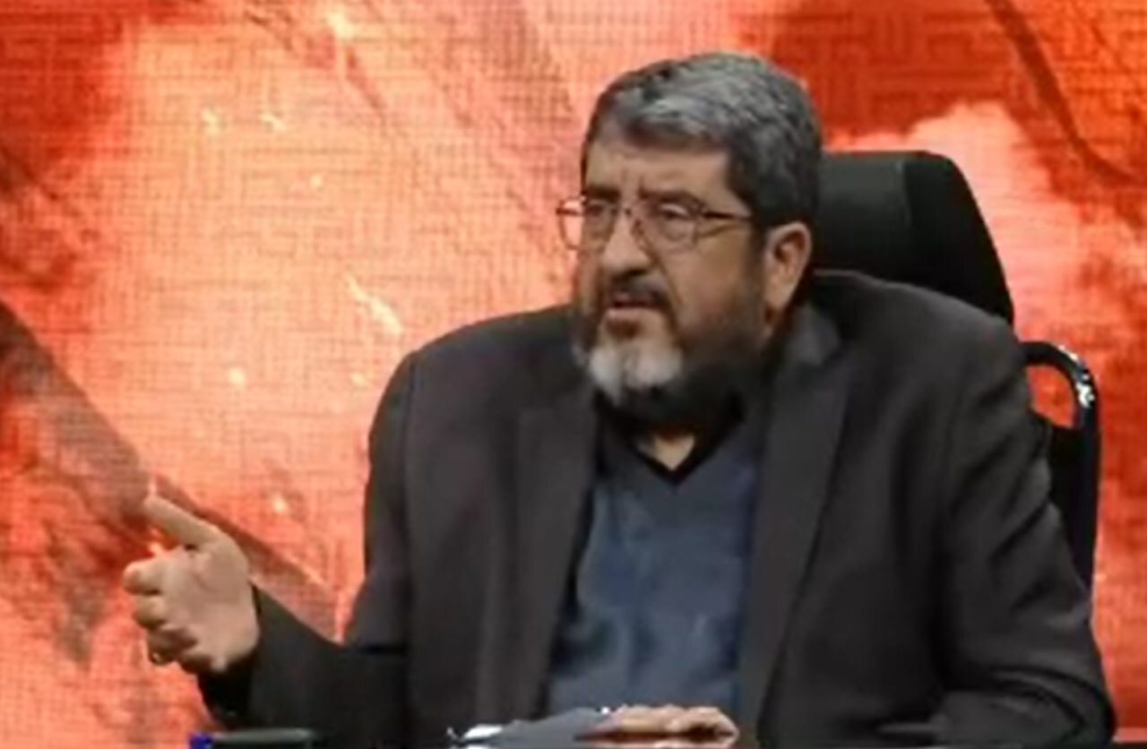 فواد ایزدی: افرادی که می‌گویند ترامپ دیوانه است پس با ونس مذاکره کنیم مرض مذاکره دارند/ ما نباید به ترامپ کمک کنیم