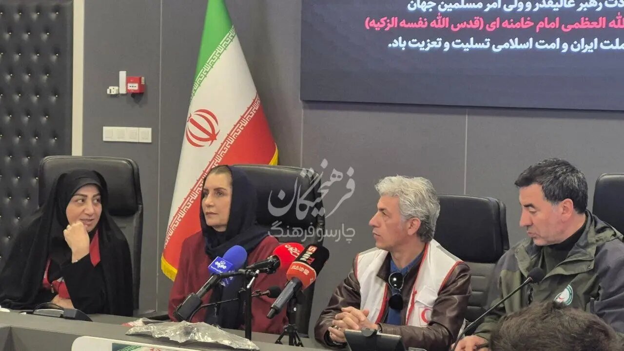 عکس | حضور بازیگر مختارنامه در میان امدادگران