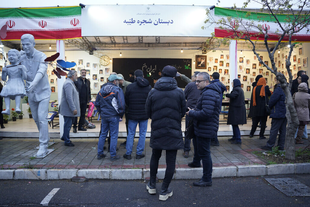 هنرمندان، رزمنده فرهنگی هستند