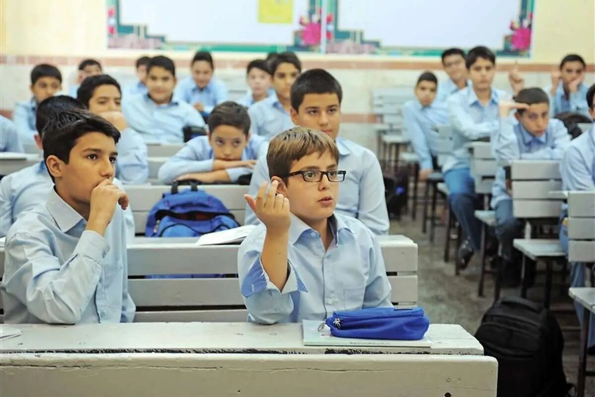 دانشآموزان از تعطیلی مدارس خوشحال هستند چراکه جذابیت ندارد/ تبدیل مدرسه به ابزاری برای «طبقاتی کردن جامعه»