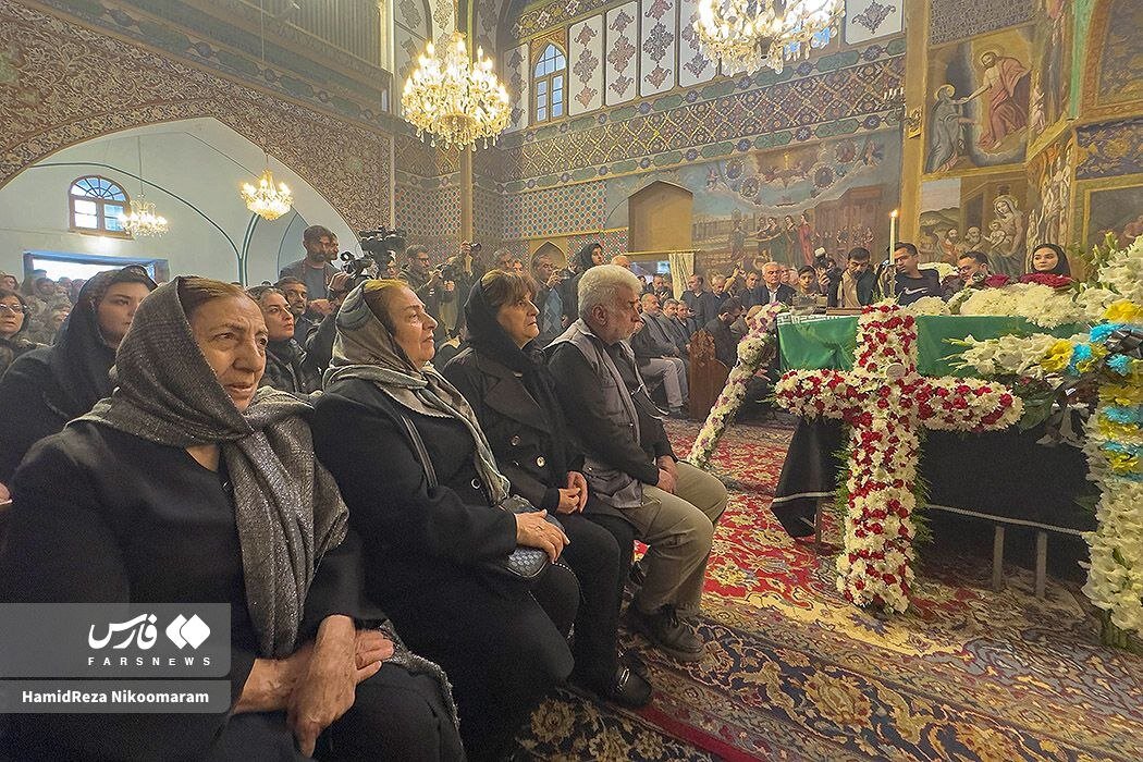 تصاویری از تشییع اولین شهید مسیحی جنگ رمضان در کلیسای مریم مقدس اصفهان