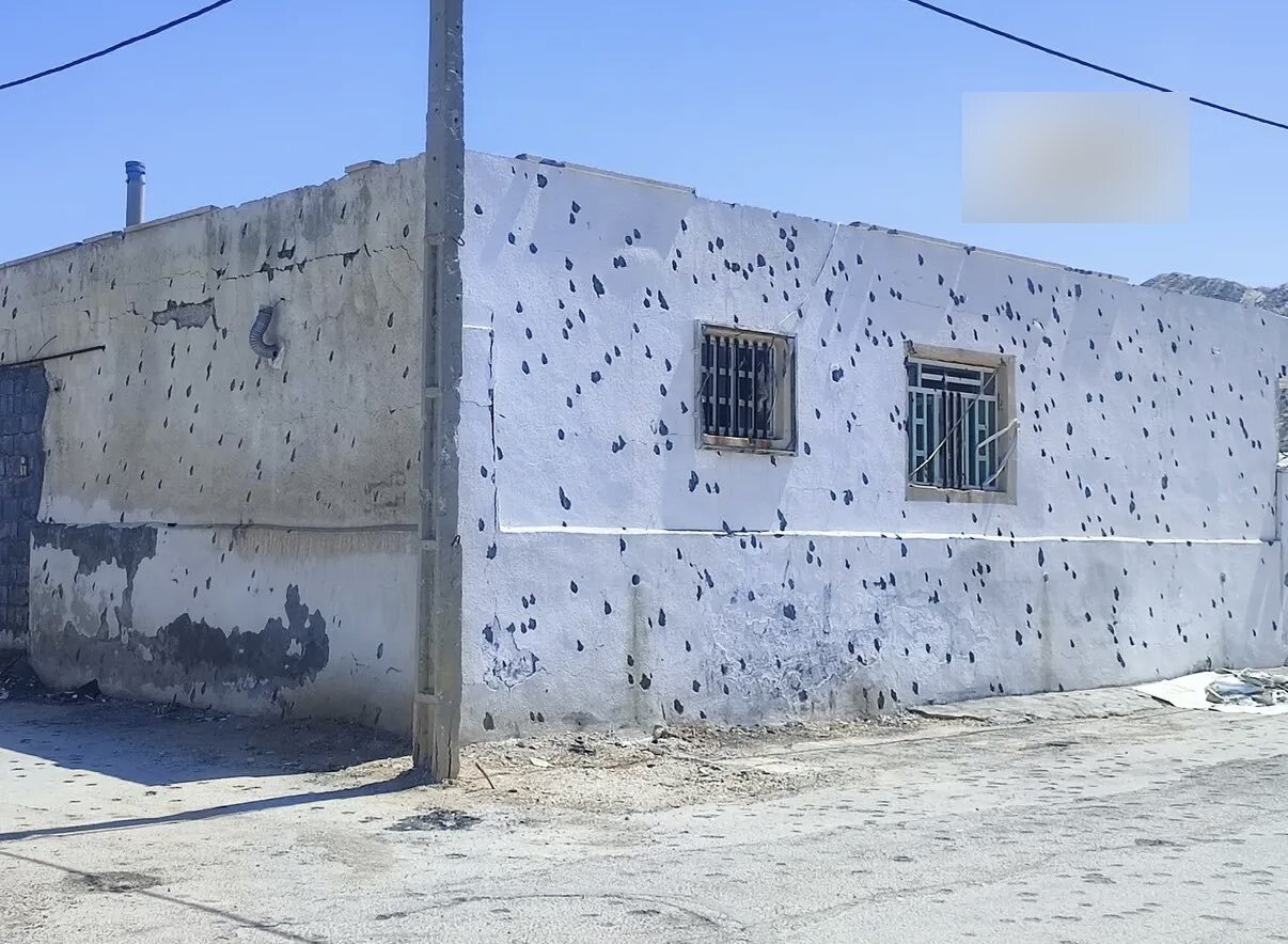 موشک prsm آمریکا که برای آزمایش و اولین بار در حمله به شهر لامرد آزمایش شد، این موشک بالای سر هدف منفجر شده و هزاران ترکش را منتشر می‌کند. در اثر این جنایت حداقل ۲۱ نوجوان که مشغول بازی بودند به شهادت رسیدند