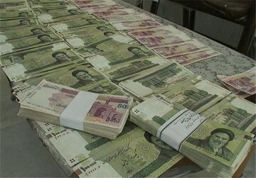 امانت‌داری ماموران پلیس راهور اصفهان در بازگرداندن ۶۰۰ میلیون تومان به صاحبش