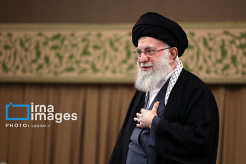 نام رهبر شهید، چراغی فروزان در قلب مردم ایران است نام رهبر شهید، چراغی فروزان در قلب مردم ایران است