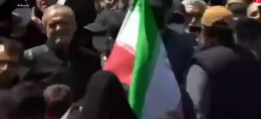 تصویری از حضور پزشکیان در مراسم چهلم رهبر شهید انقلاب