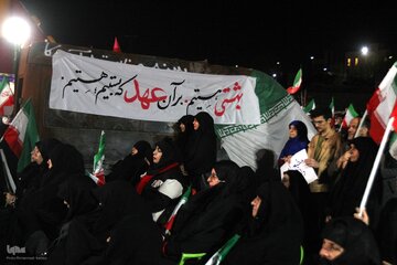 بر آن عهدی که بستیم، هستیم بر آن عهدی که بستیم، هستیم