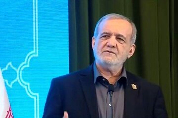 روایت پزشکیان از دیدار دو ساعت و نیمه با آیت الله مجتبی خامنه ای/ اولویت قطعی دولت، جلوگیری از قطع برق و گاز واحدهای تولیدی است