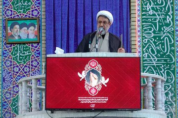 امام جمعه کرمان : دین از سیاست نمیتواند جدا باشد امام جمعه کرمان : دین از سیاست نمیتواند جدا باشد