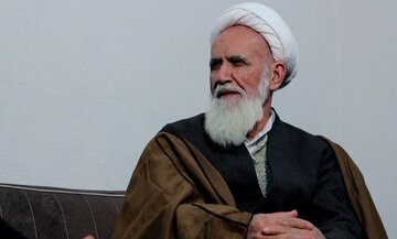 از سال ۴۲ تا الآن، چه اتفاقی دارد میافتد؟! از سال ۴۲ تا الآن، چه اتفاقی دارد میافتد؟!