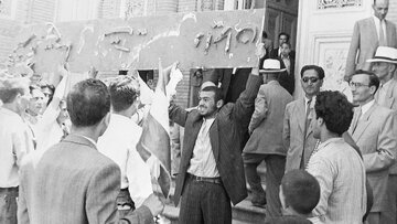 ایرانیان از چند هزار سال قبل از ورود دارسی به ایران نفت و قیر را به خوبی می‌شناختند