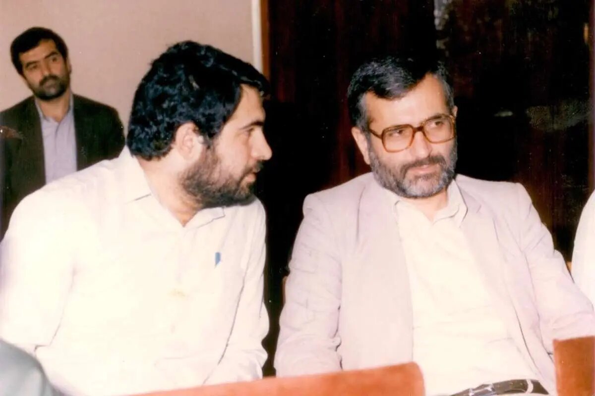 دکتر کمال خرازی به عنوان بنیانگذار دگرگونی در رسانههای خبری کشور شناخته میشود. دکتر کمال خرازی به عنوان بنیانگذار دگرگونی در رسانههای خبری کشور شناخته میشود.