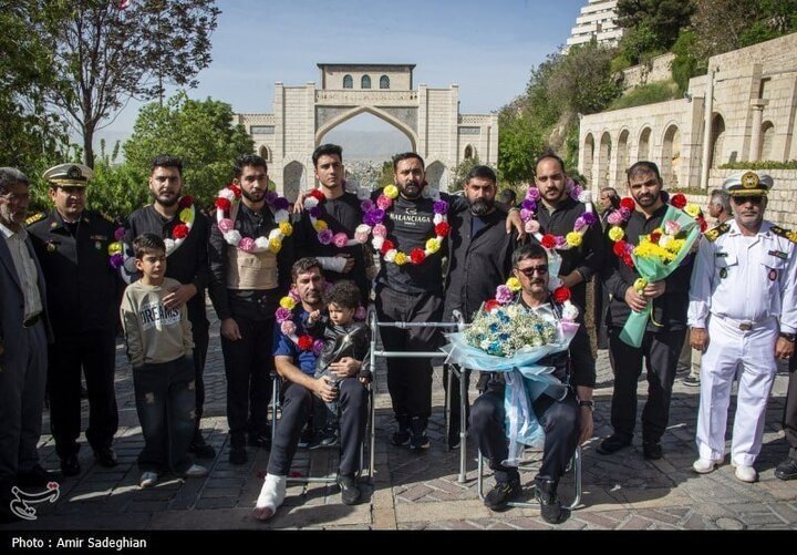 بازگشت ۹ دریادل ناو دنا به شیراز