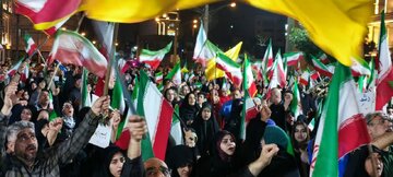 زنانه مسلح در رزمایش بانوان در خوزستان + تصویر