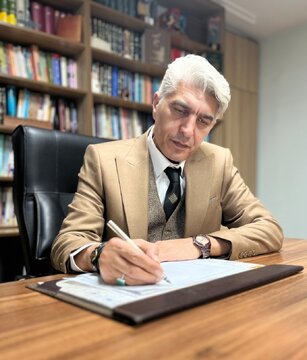 آقای شورای شهر! انگار متوجه منظور محمد مهاجری از عکس مورد نظر نشدی؟! آقای شورای شهر! انگار متوجه منظور محمد مهاجری از عکس مورد نظر نشدی؟!