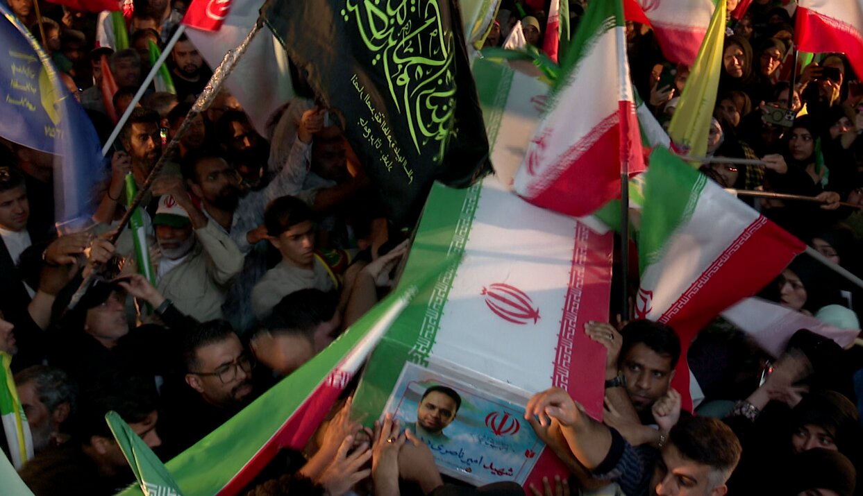 مراسم وداع با پیکر شهید امیر ناصری در بندرعباس برگزار شد مراسم وداع با پیکر شهید امیر ناصری در بندرعباس برگزار شد