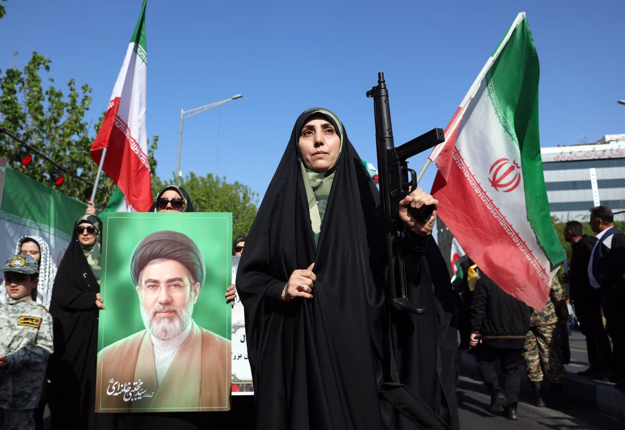 ترامپ در ماجرای سرنگونی جنگنده نزدیک بود سکته کند/ او با نشخوار خاطرات جیمی کارتر با ترسهای خود دست وپنجه نرم میکند