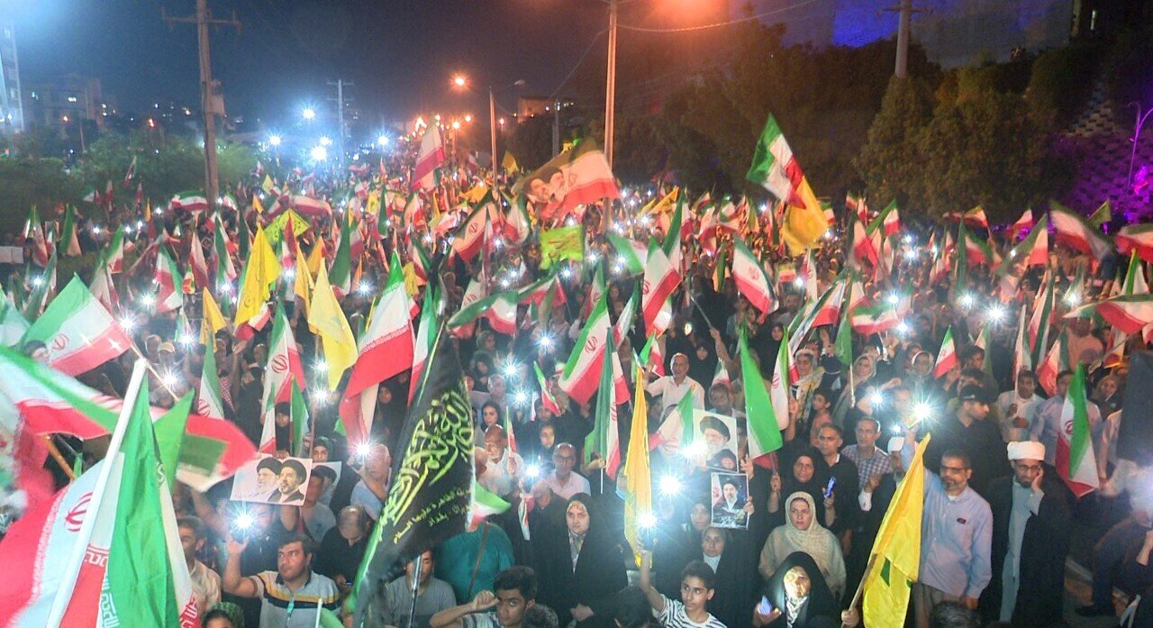 امشب، دور همی پنجاه و چهارم شهروندان بندرعباس برگزار میشود. امشب، دور همی پنجاه و چهارم شهروندان بندرعباس برگزار میشود.