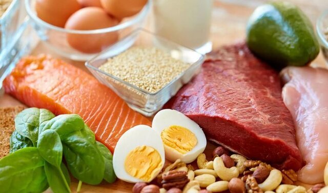 عادت‌های غذایی که افتادگی سینه را بیشتر می‌کنند