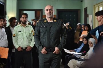 تهیه‌کننده «کلانتری ۱۱» مدعی شد: از پلیس تصویری انسانی ارائه داده‌ایم/ محل وقوع داستان نه شهری در کرمان که جایی خیالی است
