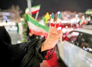 ترامپ می گفت فیلم حضور مردم در خیابان ها هوش مصنوعیه / قدرت مؤثر ملت در جنگ / حضور مردم تابآوری ایران را افزایش داد ترامپ می گفت فیلم حضور مردم در خیابان ها هوش مصنوعیه / قدرت مؤثر ملت در جنگ / حضور مردم تابآوری ایران را افزایش داد