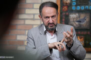 شبکه‌های صدا و سیما باهم هماهنگ نیستند؛ گاهی حرف‌هایی می‌زنند که با حرف‌های کل سیستم و نظام در تعارض است