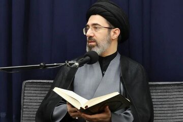 توصیف سبک تدریس رهبر معظم انقلاب از زبان یکی از شاگردانش/ عجین شدن شکوهِ عمیقِ علم با کیمیای تواضع