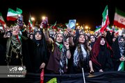 ببینید | انگلیسی خواندن آهنگ «ای ایران» در میدان تجریش تهران