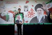 ببینید | انتشار برای نخستین بار؛ وداع اشک‌بار خانواده‌های شهیدان لاریجانی با پیکرهای مطهر در معراج شهدا
